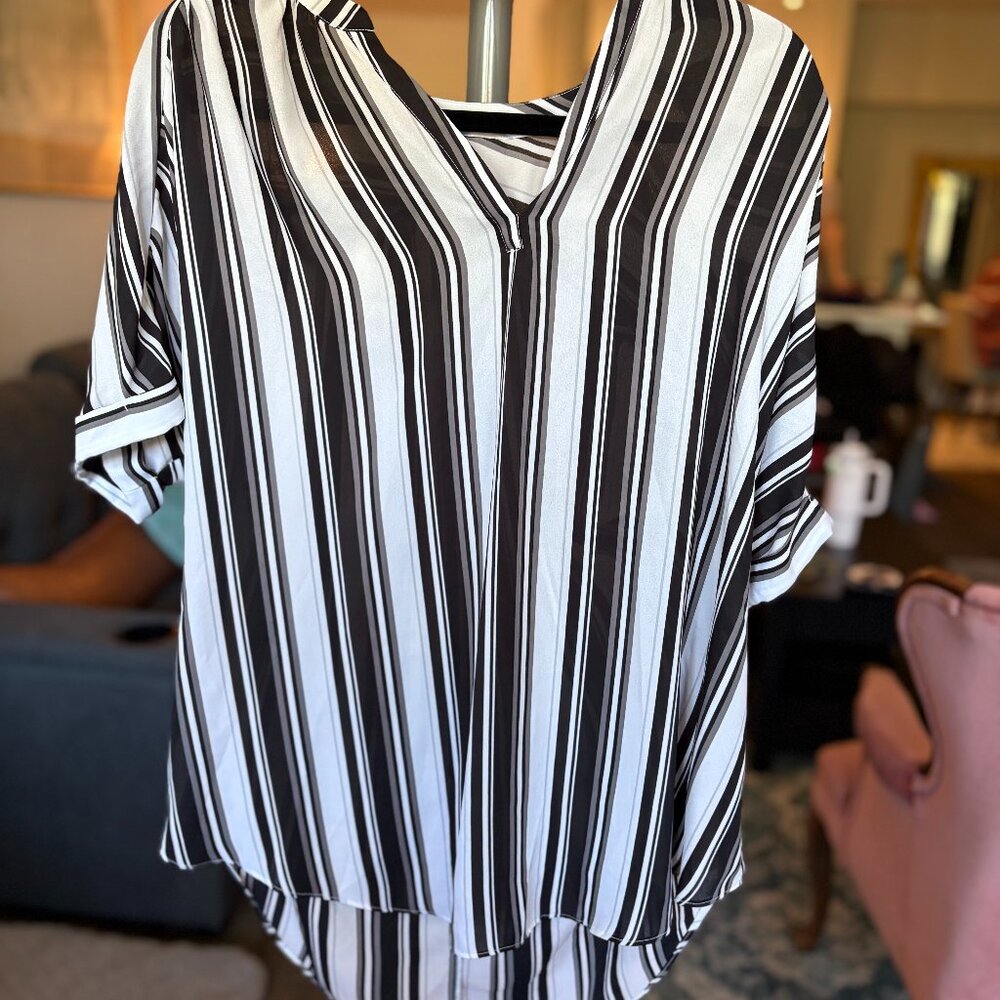Worthington Black and White Blouse